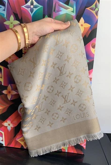 louis vuitton monogram scarf greige